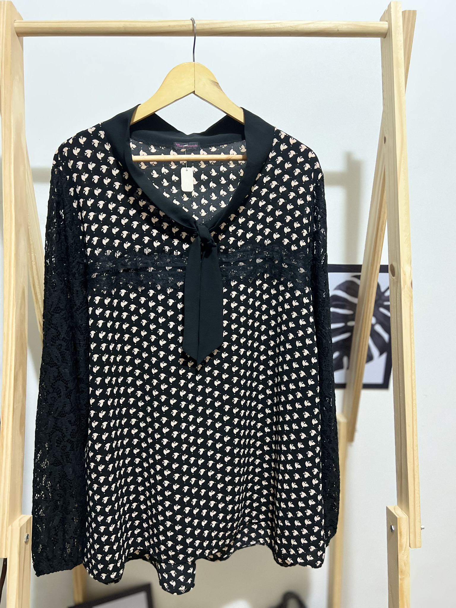 Blusa manga longa de renda Plus size