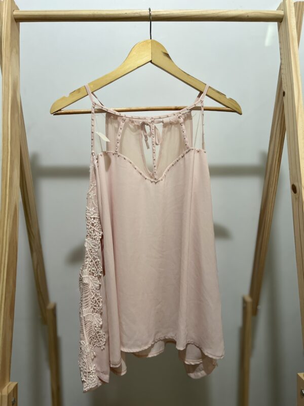 Blusa de manga longa com detalhes