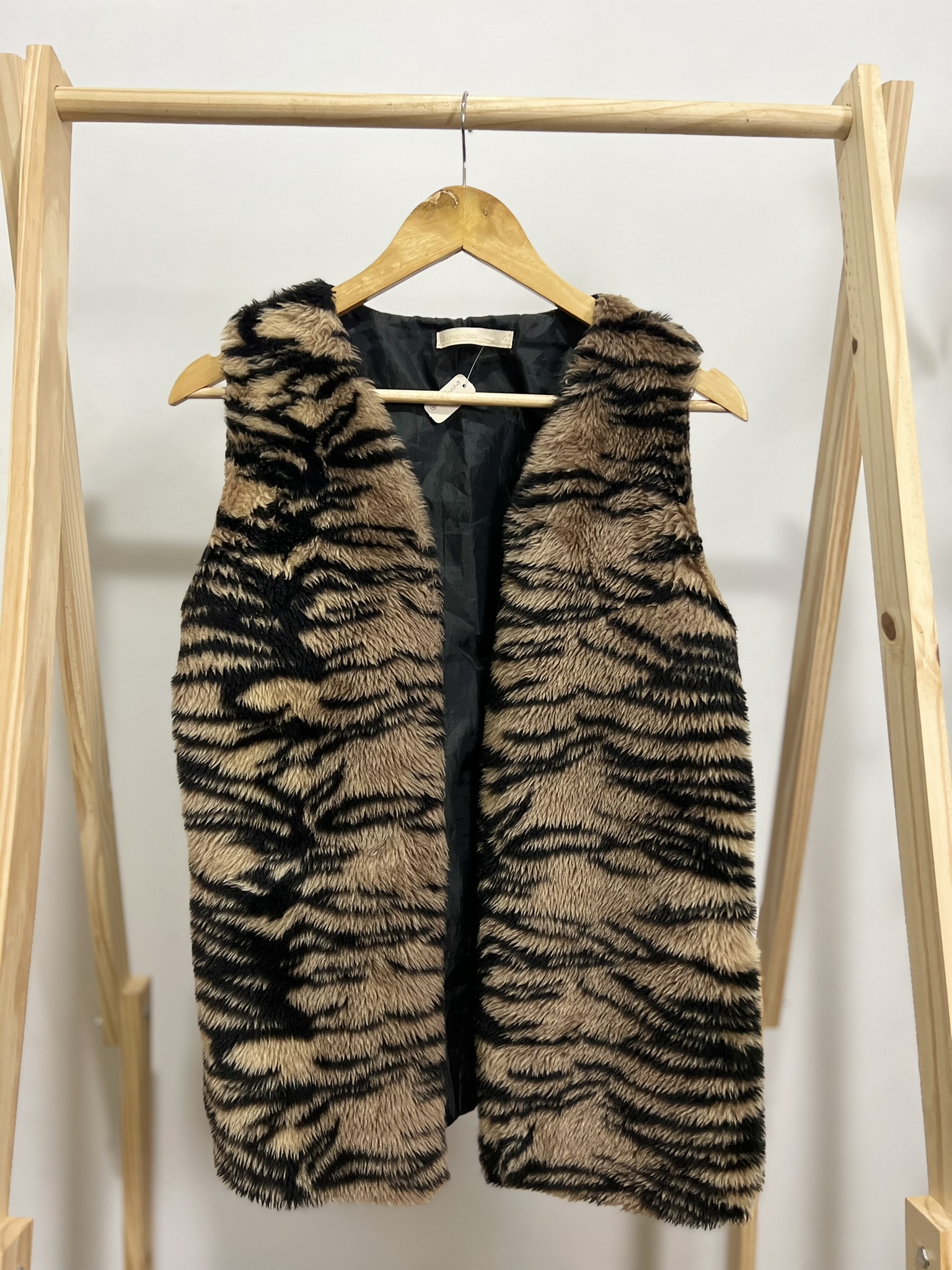 Colete de animal print pelos