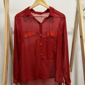 Camisa vermelha transparente