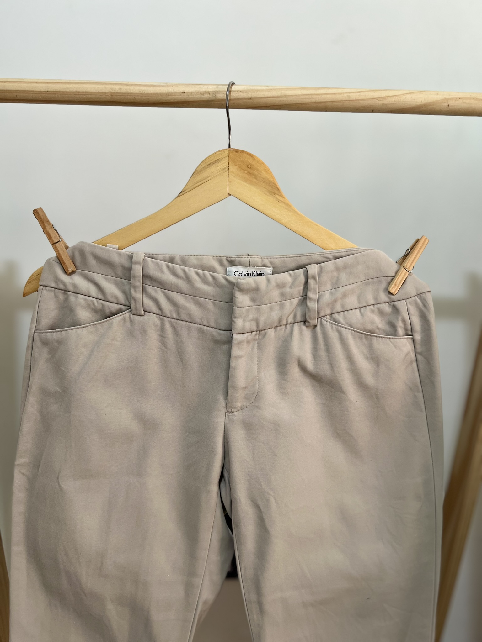 Calça Calvin Klein corte reto