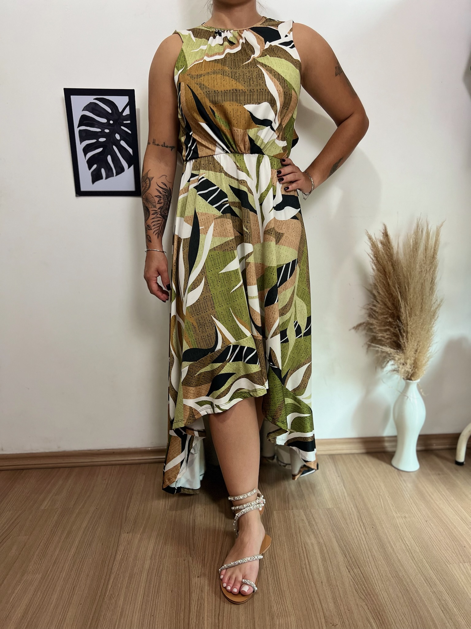 Vestido longo mais curto na frente