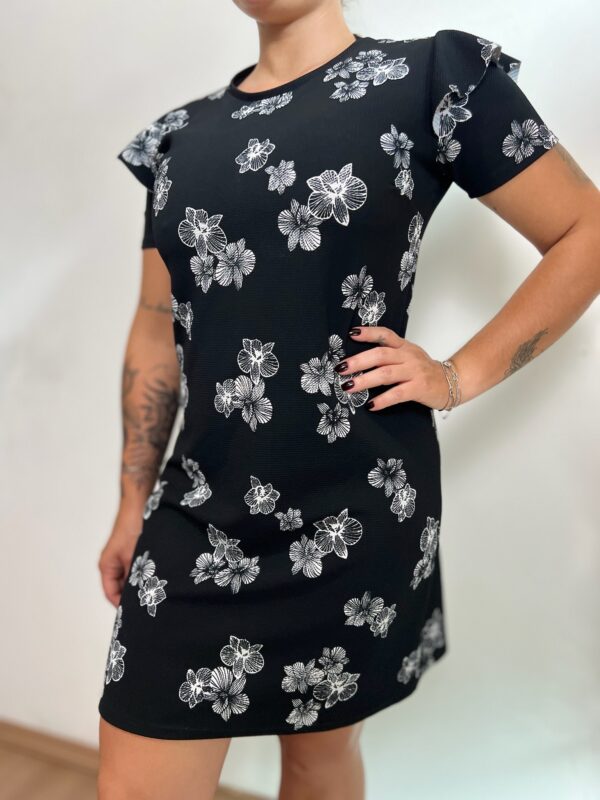 Vestido preto com flores brancas - Imagem 2