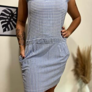 Vestido listrado com bolso