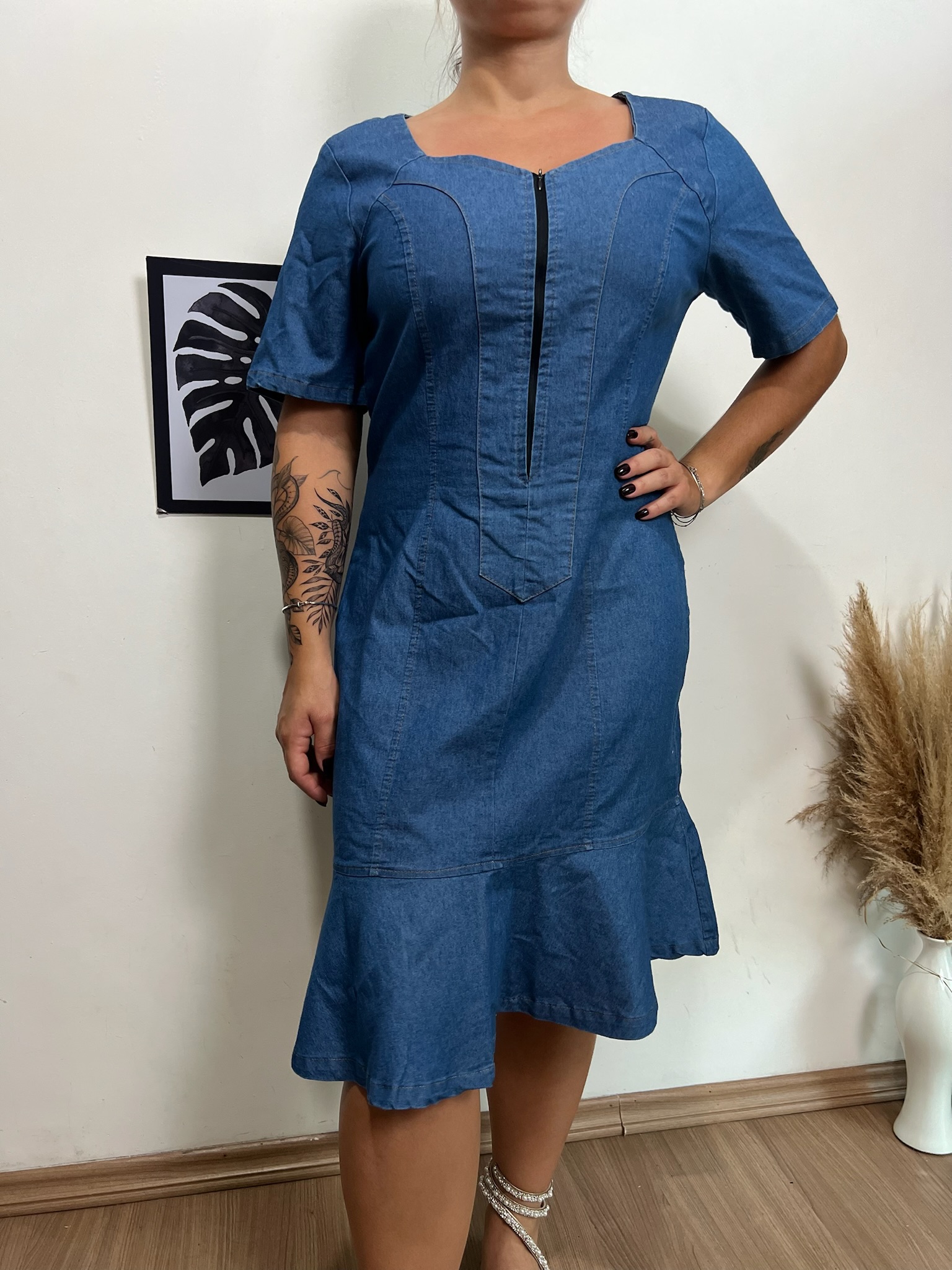 Vestido jeans mídi de manga curta