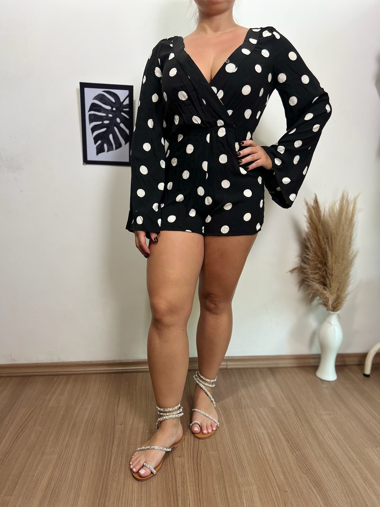 Macaquinho preto de bolinha