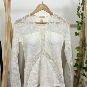 Blusa manga longa de renda