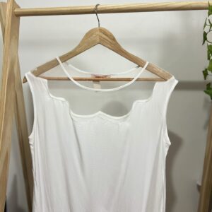 Regata branca com detalhes transparente