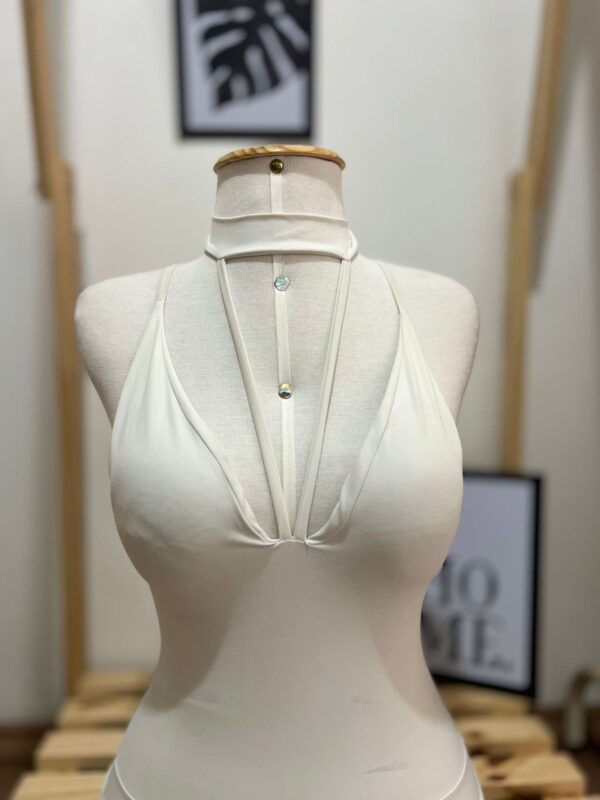 Body branco pescoço elegante - Imagem 2