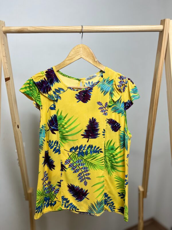 Camiseta amarela estampada - Imagem 3