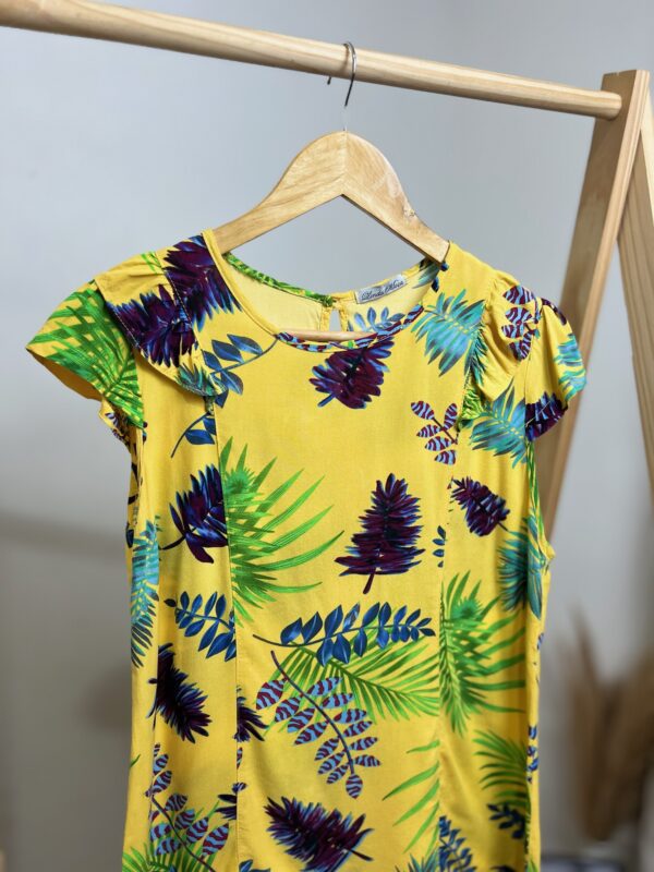Camiseta amarela estampada - Imagem 4