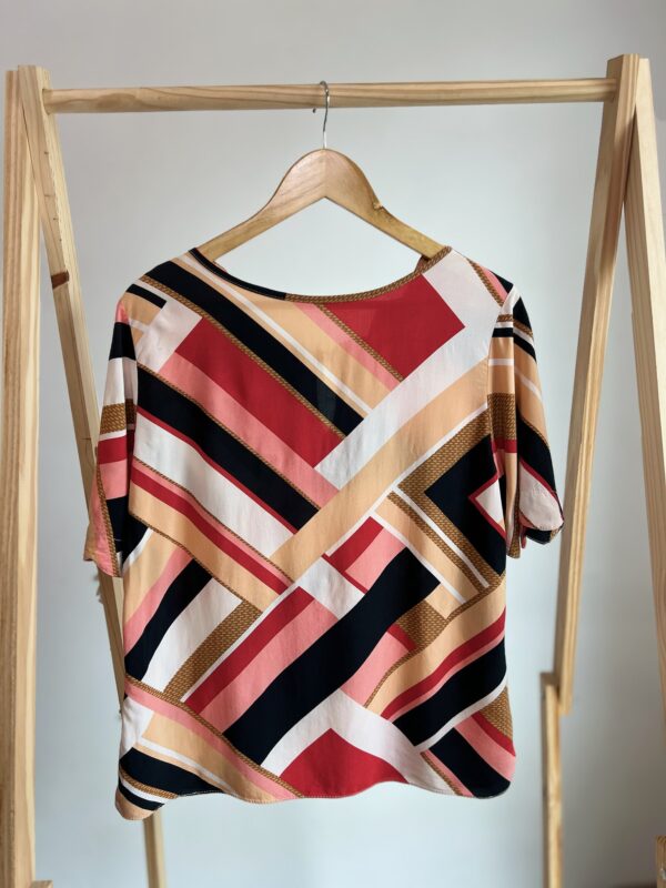 Blusa colorida - Imagem 5