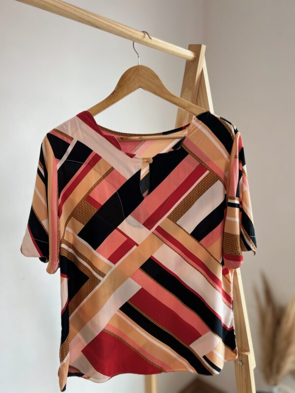 Blusa colorida - Imagem 4