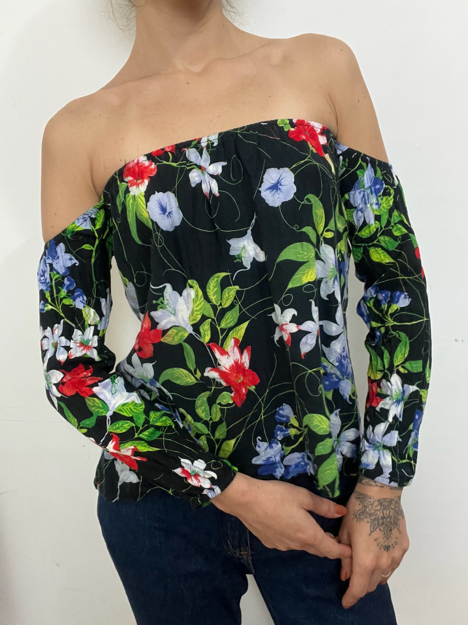 Blusa preta ciganinha