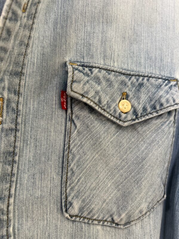 Camisa Jeans Levis - Imagem 4
