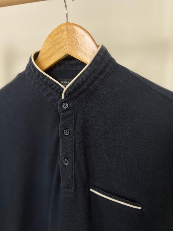 Camisa Gola Padre Azul Marinho Zara - Imagem 4