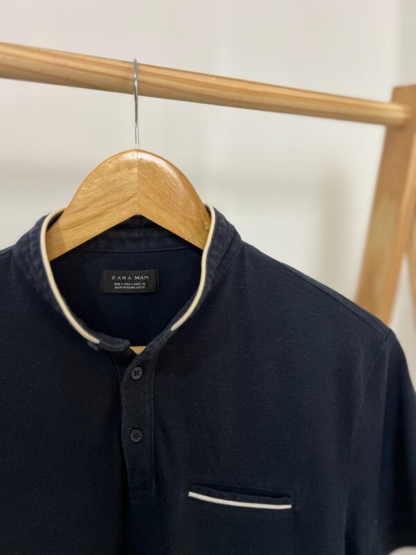 Camisa Gola Padre Azul Marinho Zara - Imagem 5