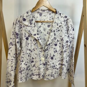 Casaco /Blazer branco florido roxo