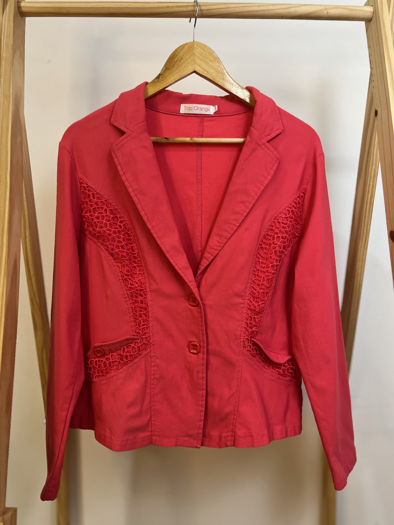 Casaco/ Blazer com detalhes em renda