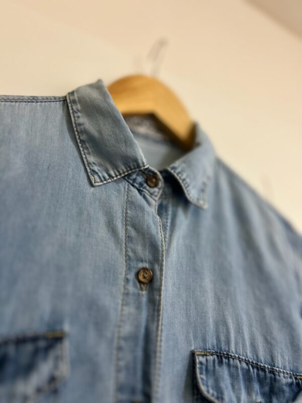 Camisa azul com branco - Imagem 7