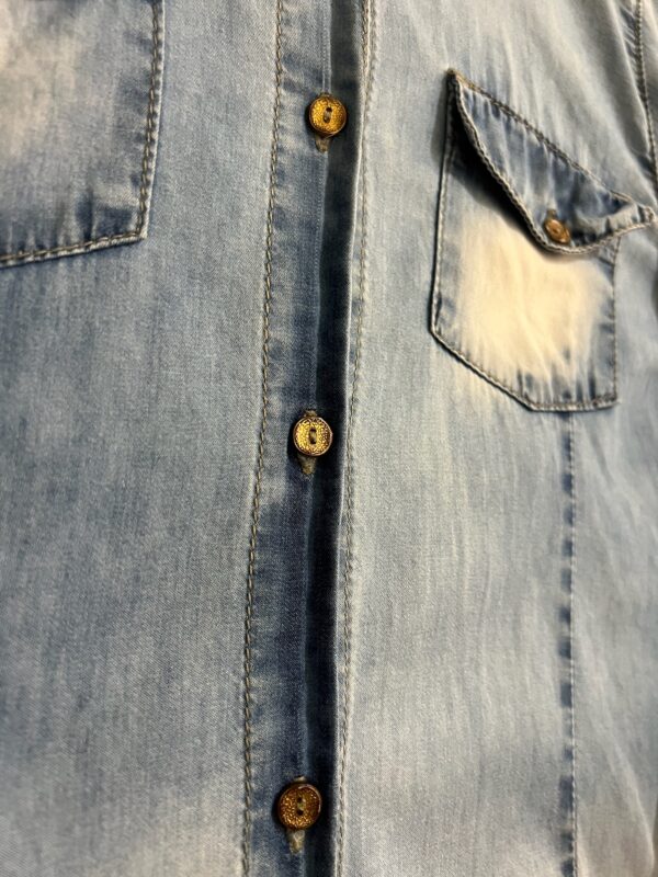 Camisa azul com branco - Imagem 6