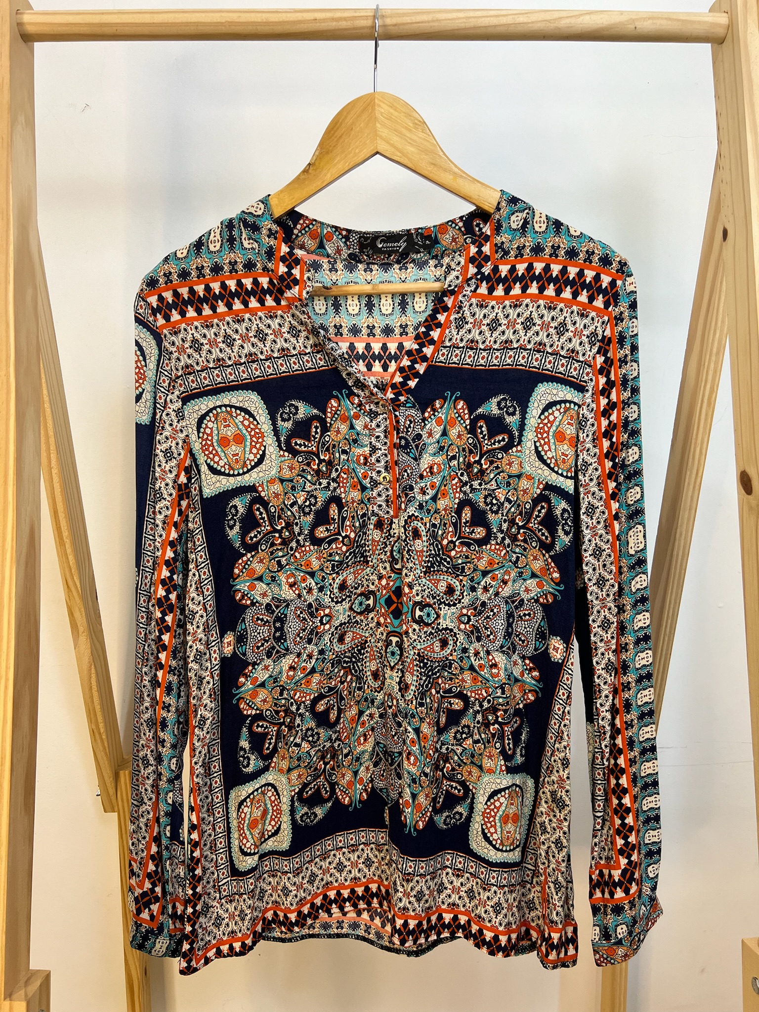 Camisa estampas coloridas