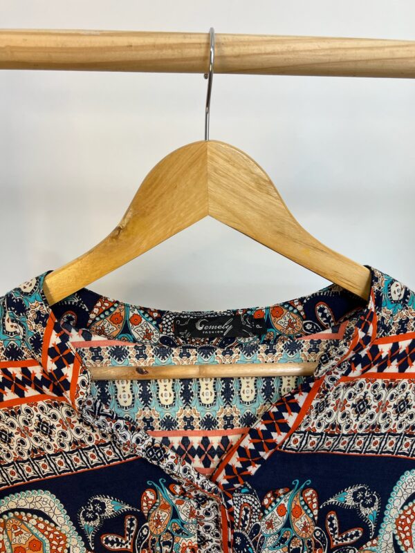 Camisa estampas coloridas - Imagem 3
