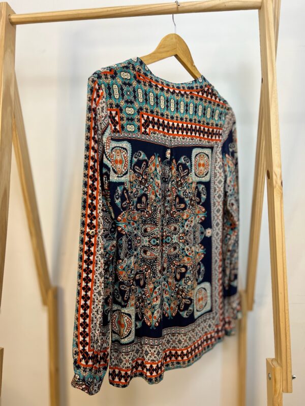 Camisa estampas coloridas - Imagem 5