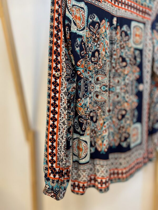 Camisa estampas coloridas - Imagem 4