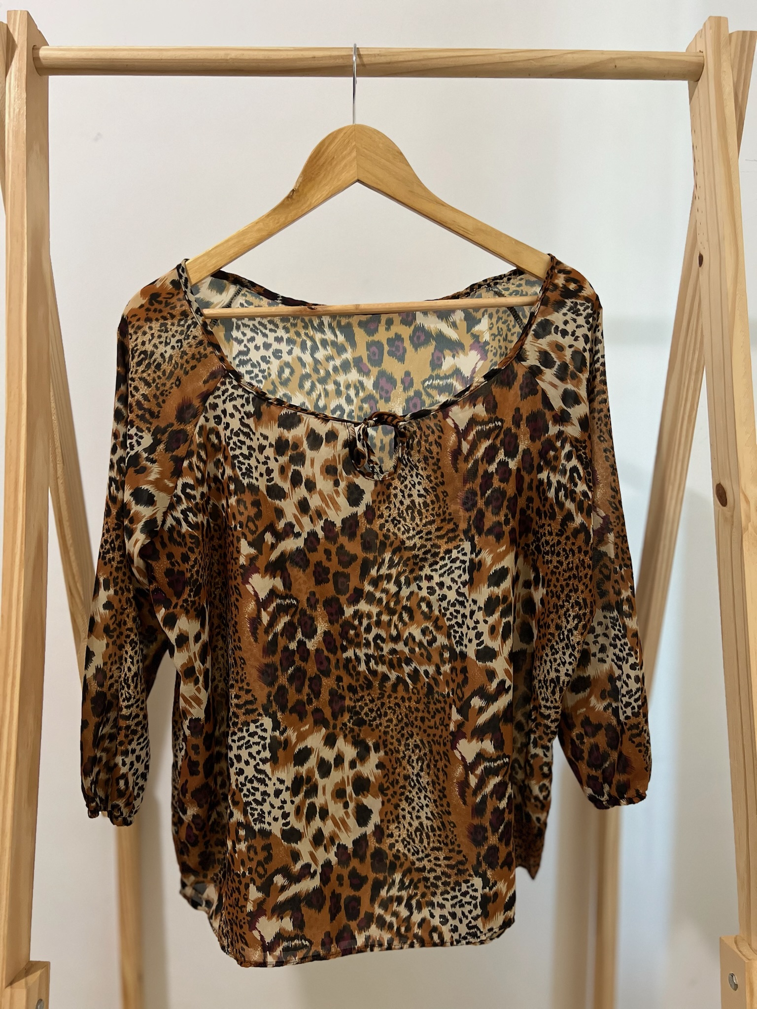 Blusa meia manga animal print