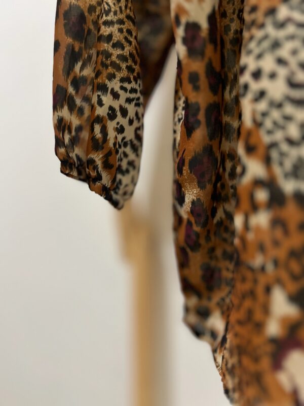 Blusa meia manga animal print - Imagem 6