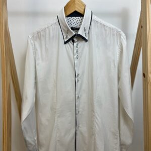 Camisa Xagon Man branca com detalhes azul