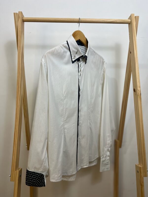 Camisa Xagon Man branca com detalhes azul - Imagem 4