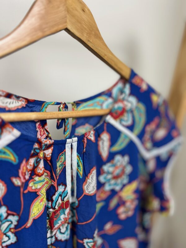 Blusa azul estampada - Imagem 3