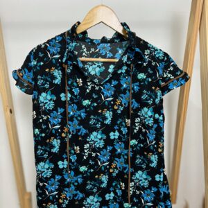 Camiseta floral azul