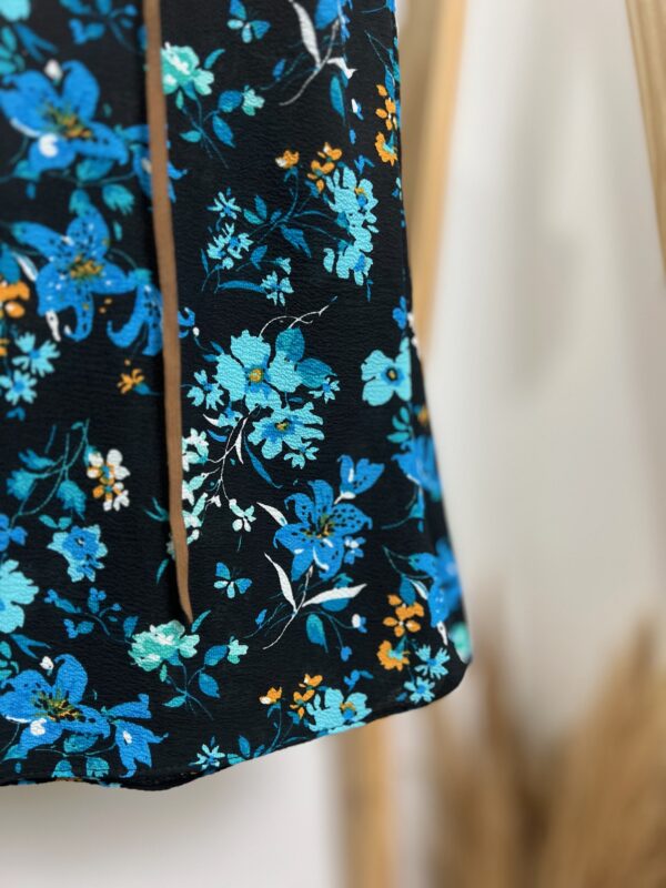 Camiseta floral azul - Imagem 6