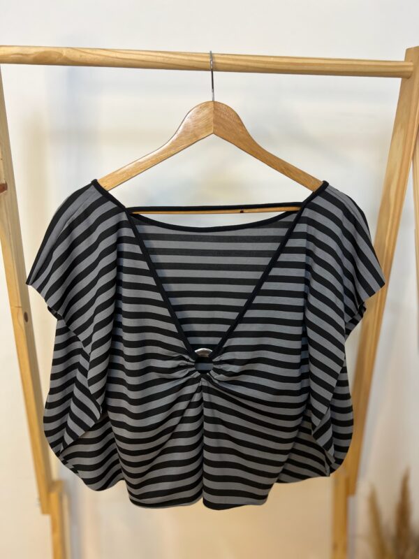 Blusa morcego listrada - Imagem 5