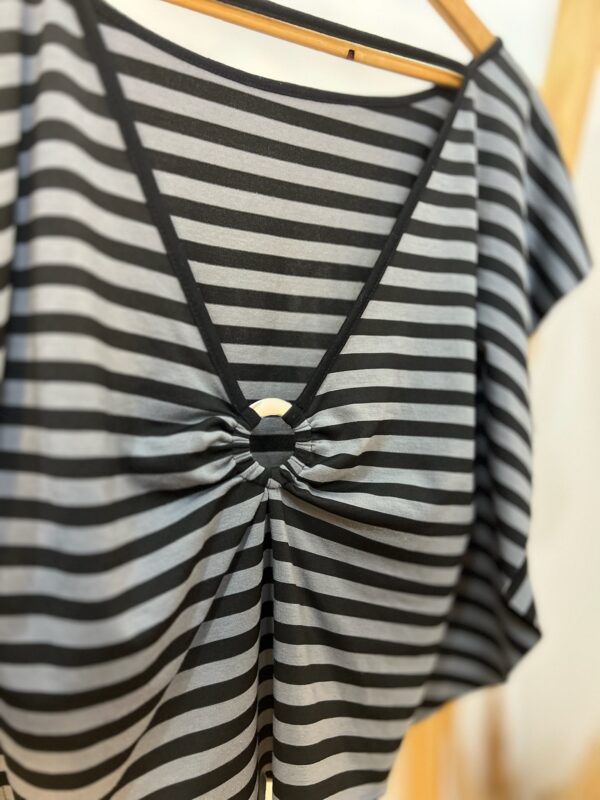 Blusa morcego listrada - Imagem 3